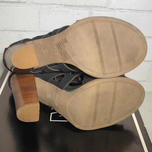 Mia Ira Black Suede Lace-Up Gladiator Sandals - Picture 11 of 16